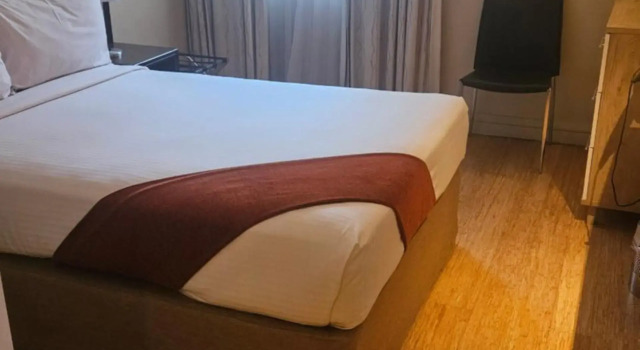 Stayeasy Rustenburg, Đặt Khách sạn Rustenburg North West