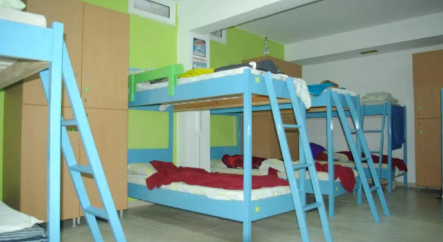 Кровать в общем номере Youth Hostel Anna
