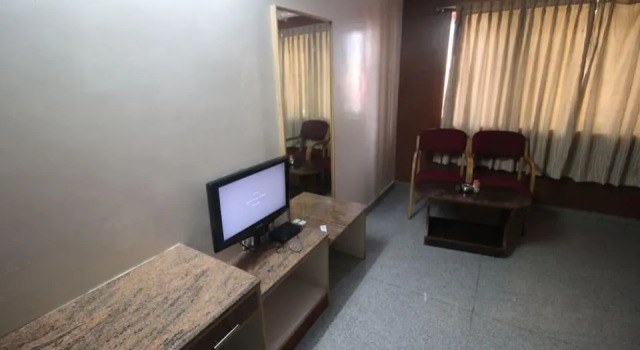 Hotel V Inn, Buchen Sie Hotel Attibele Karnataka