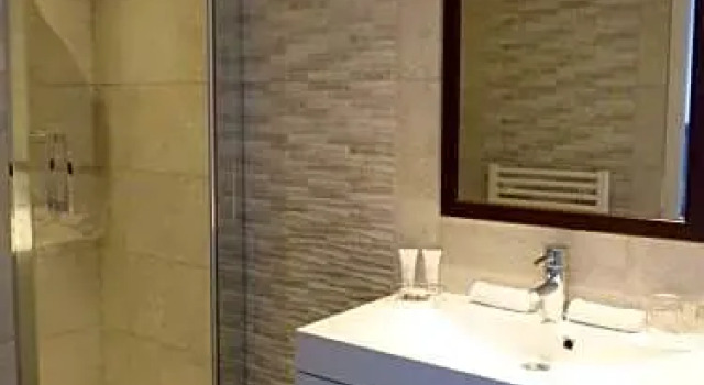 Апартаменты Logis Hotel de La Cloche