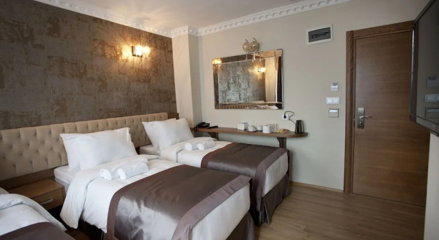 Standardní Třílůžkový pokoj s balkonem Pera Line Hotel