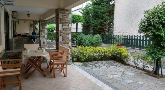 Коттедж Cute Maisonette No2 on coastal sidewalk