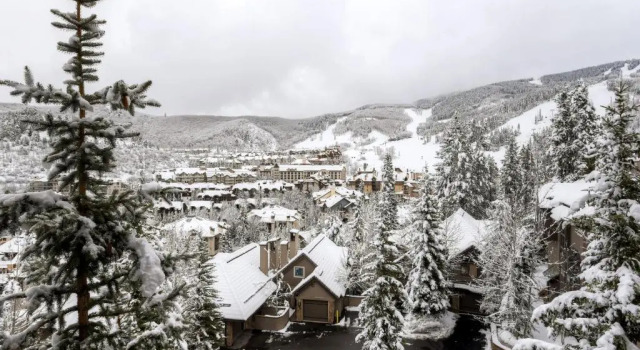 Четырёхместный номер Superior The Pines Lodge, a RockResort, by Vail Resorts