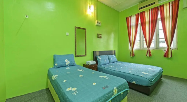 OYO Home 90325 Au Homestay, Prenota Affittacamere Hotel a Kelantan con parcheggio, Parcheggio