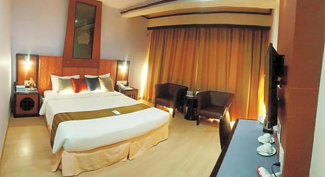 Двухместный номер Deluxe BP Grand Tower Hotel