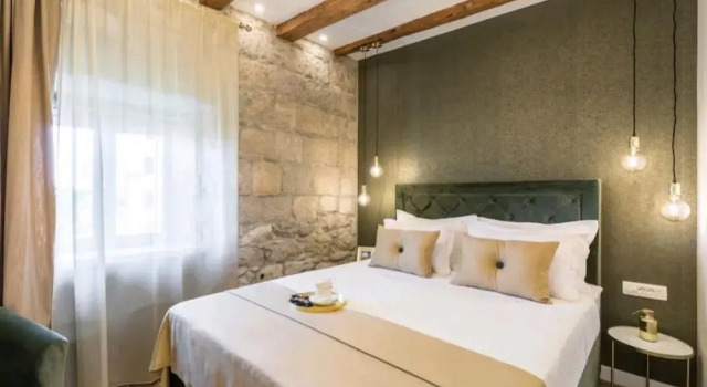 Old town vibes for 2, luxury room with sea view, Prenota Hotel Splitska 