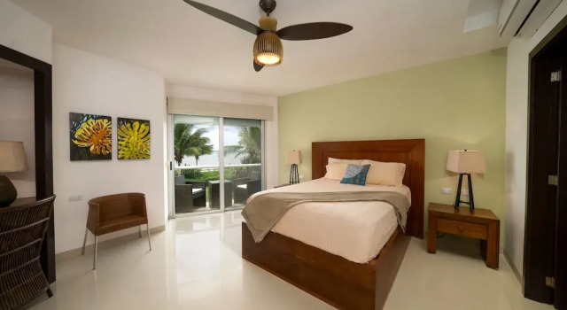 Апартаменты Luxury Stunning Ocean Front By Condo Boutique