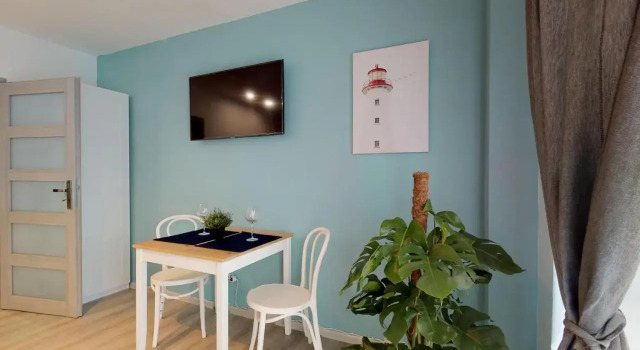 Nautical Studio - Steps from Main Bus Station, Забронировать Отель Отели Братиславы с парковкой, рядом с Старый мост, Парковка