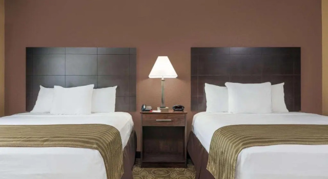 Двухместный номер Ramada by Wyndham Paintsville Hotel & Conference Center