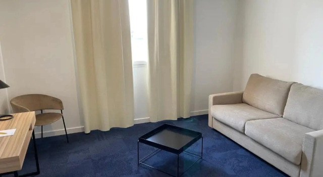 Люкс с 2 комнатами Golden Tulip Hotel & Rooftop Martigues Provence