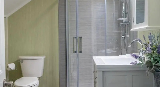 Двухместный люкс Kelowna Bed & Breakfast (CHATHAM HOUSE)