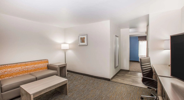 Wingate by Wyndham Louisville Fair and Expo, Boek Hotel Hotels in Kentucky met parkeren, Parkeren