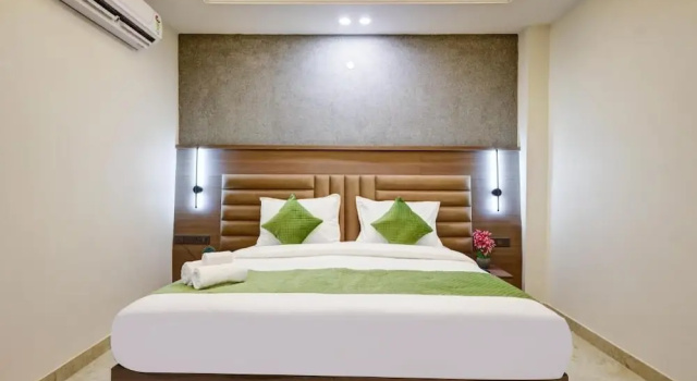 Limewood Stay Premium Studios Sector 29