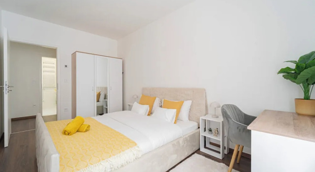 Апартаменты WestSide Garden Apartments by FirstHost