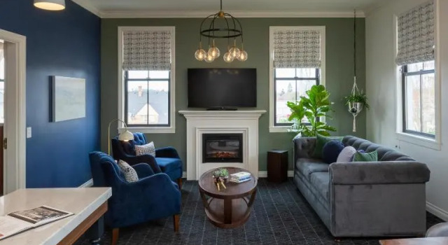 Люкс с балконом Atticus Hotel