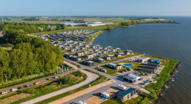 Cube la Mer 4, Забронировать Отель Отели в центре Энкхейзен, в центре