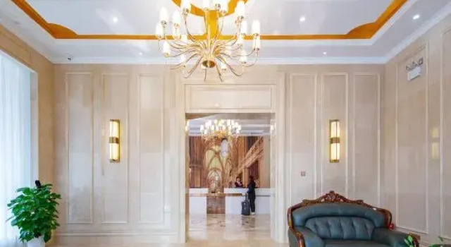 Vienna Hotel (Wuhan Sports Center Fenghuang Road Subway Station), Prenota Hotel Hotel a Hubei con parcheggio, Parcheggio