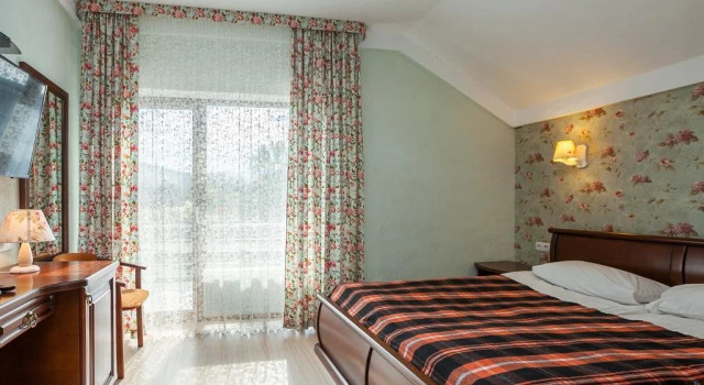 Villa Provans, Book Villa Hoteller i Tatariv med pool, Swimmingpool