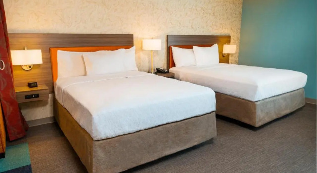 Четырёхместный люкс Home2 Suites Bakersfield