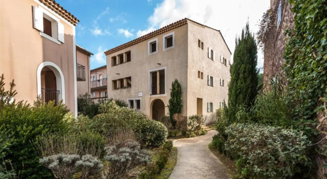 Village Pont Royal en Provence - maeva Home - Appartement 2 Pièces 6 Person 804, Забронировать Апартаменты/квартира Отели Буш-дю-Рон с парковкой, Парковка
