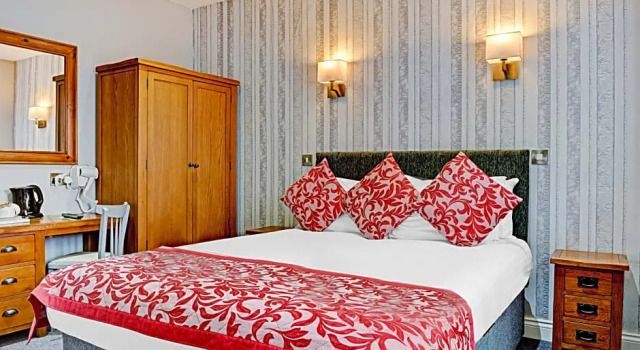 Номер Deluxe OYO Dovecote Hotel
