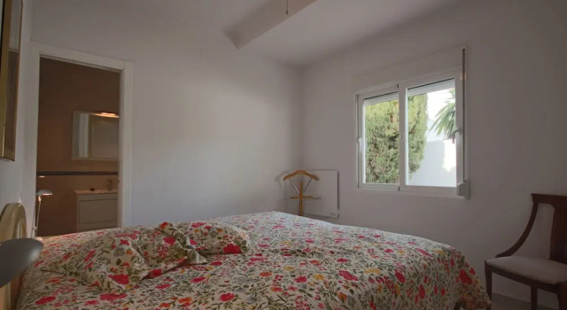 Вилла Private Family Retreat With Pool Short Walk to the Sea