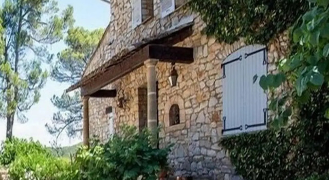 Domaine LHelion, Забронировать Гостевой дом Отели Вара с бассейном, Бассейн
