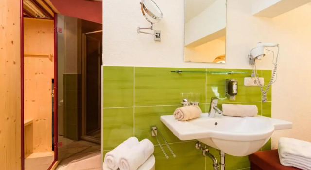 Апартаменты Superior Apartments Tannheim - Ruhige Apartments mit Infrarotsauna & Sommerbergbahnen inklusive