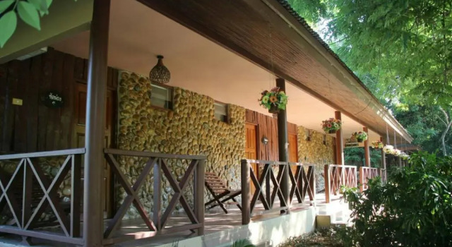 Двухместный номер Standard с балконом и с видом на сад River Kwai Park & Resort