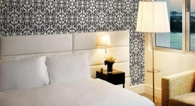 Студия-люкс с балконом и с видом на залив Mondrian South Beach