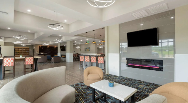 La Quinta Inn & Suites by Wyndham Coralville Iowa City