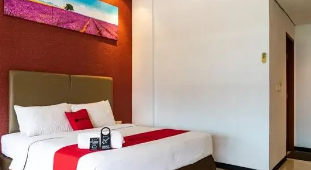Suite RedDoorz Plus at Blue Pacific Blok M