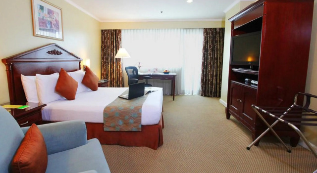 Oxford Suites Makati