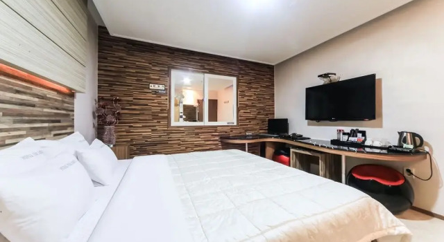 The Lux Tourism Hotel Geoje