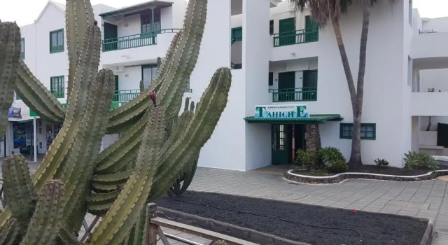 Апартаменты Lanzarote-Beach-Apartment, Las Cucharas Beach, Costa Teguise -- 1 MINUTE WALK FROM MAIN SQUARE, 35 METERS FROM BEACH