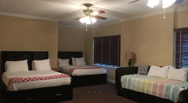 Семейный люкс Colts Neck Inn Hotel
