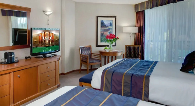 Четырёхместный номер Standard Harrison Hot Springs Resort & Spa