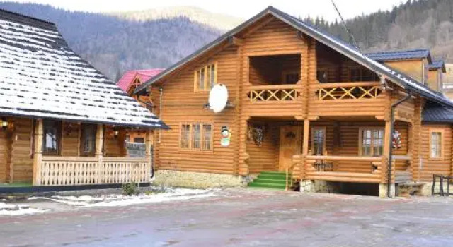 Lisoviy Zrub, Prenota Hotel Hotel a Ivano-Frankovsk con parcheggio, Parcheggio