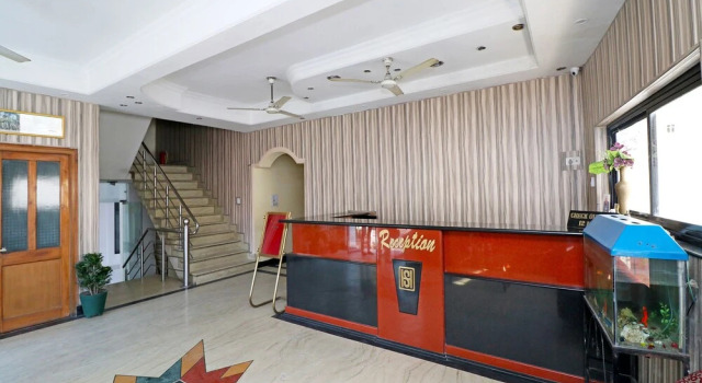 OYO 26602 Hotel Shubham, Забронировать Отель Отели Дехрадун с завтраком, Завтраки
