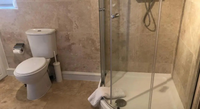 Трёхместный номер Standard London Gatwick Inn