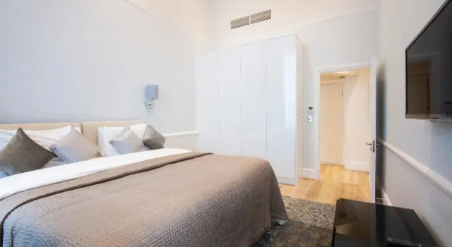 Номер Standard 17 Hertford Street