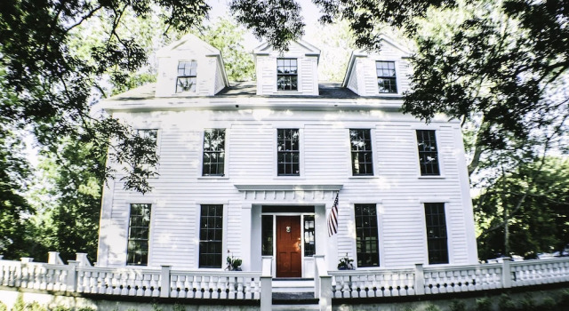 Judson Heath Colonial Inn, Book Hotel Hoteller i Saugatuck med parkering, Parkering