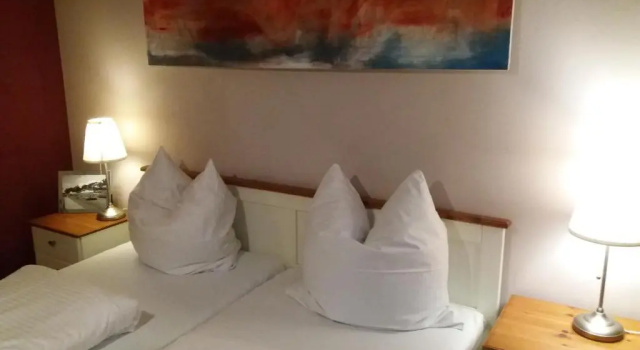 Номер Deluxe Strandhaus Edersee - Kaminzimmer, Seeblick, Badestrand, Seeterrasse