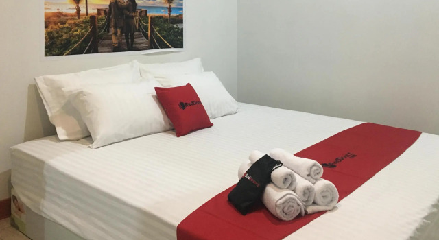 RedDoorz near Institut Kesehatan Helvetia, Book Hotel Hoteller i Sunggal med parkering, Parkering