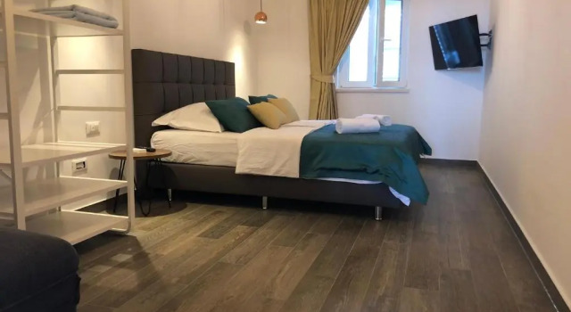 Апартаменты с балконом Pine Tree Boutique Apartments