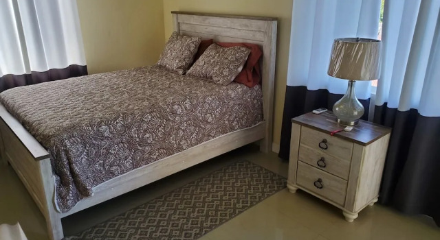 Rochester Modern Chic Apartment, Book Lejlighed Hoteller i Kingston med parkering, Parkering