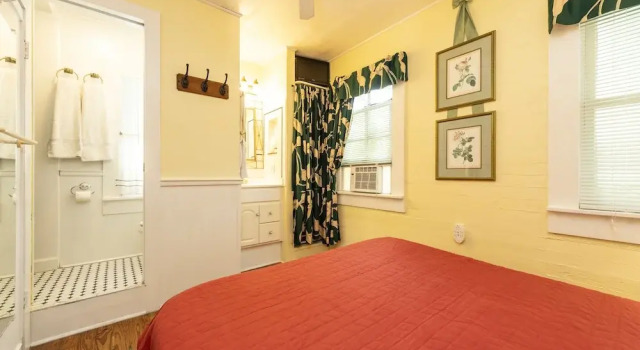 Knowles House B&B