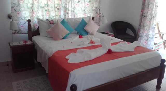 Pension Hibiscus, Book Hotel La Digue and Inner Islands Seychellerne