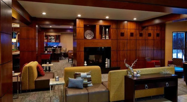 Люкс с 2 комнатами Courtyard by Marriott Bloomington Mall of America