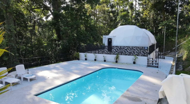 Тент с видом на горы HOTEL, VILLAS y GLAMPINGS MYA -PUERTO VIEJO, Limon, CR